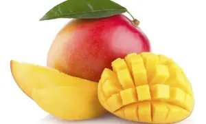 Soczyste, pokrojone w kostkę i w plastrach mango, z całą owocem i liściem. To, co zawiera mango, to witaminy i słodycz.