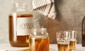 Kombucha: zdrowa czy szkodliwa? Zbilansowane spojrzenie eksperta