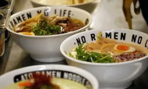 Jak ugotować ramen w domu? Przepis krok po kroku na idealną miskę
