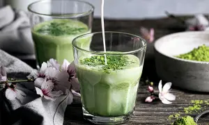 Matcha: na co pomaga? Przewodnik po zdrowiu, kuchni i urodzie.