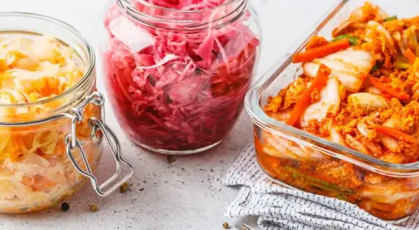 Kimchi: Co to jest, jak smakuje i dlaczego warto je jeść?
