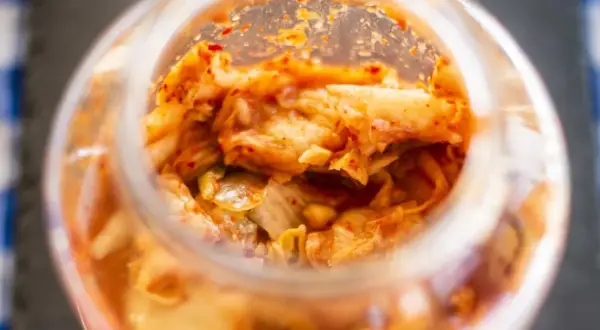 Kimchi: superfood na jelita i odporność? Uważaj na sól!