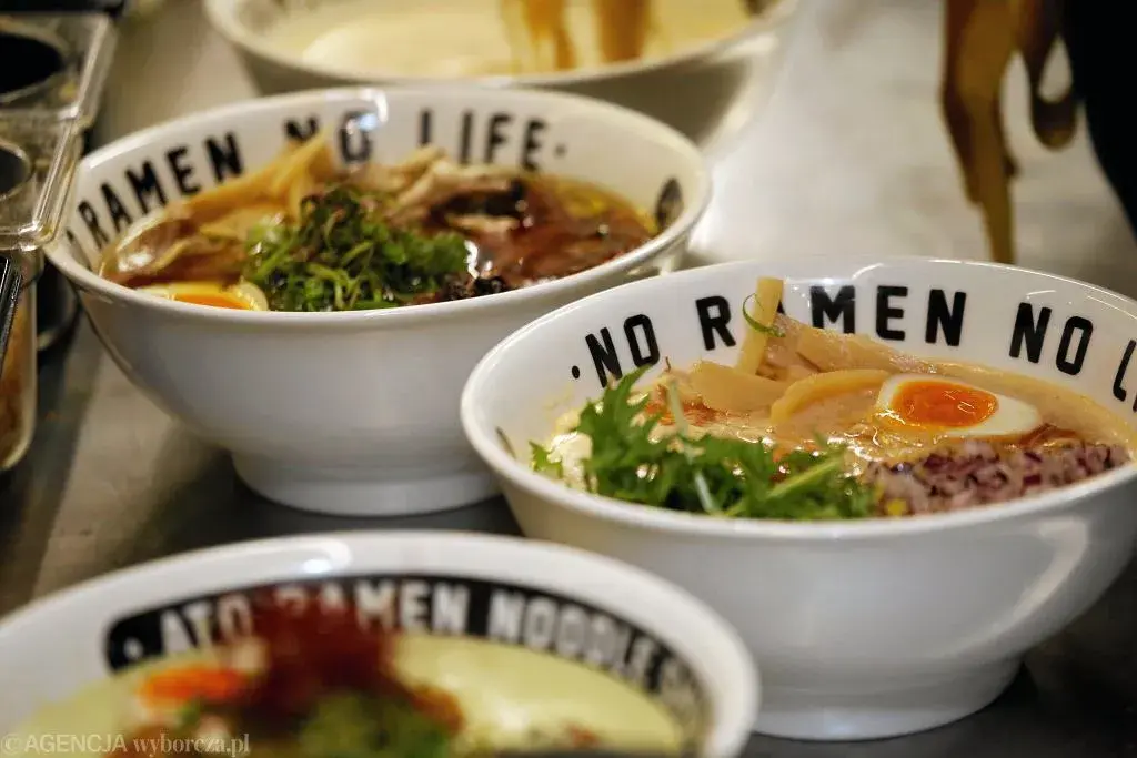 Jak ugotować ramen w domu? Przepis krok po kroku na idealną miskę