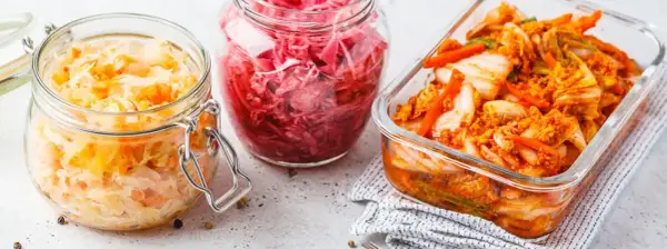 Kimchi: Co to jest, jak smakuje i dlaczego warto je jeść?